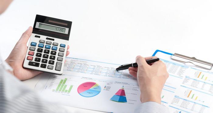 网站摄图技巧分析报告怎么写？报告中应包含哪些关键元素？